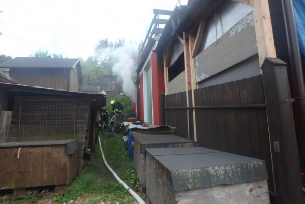 Škodu 200 tisíc korun způsobil požár garáže na Trutnovsku