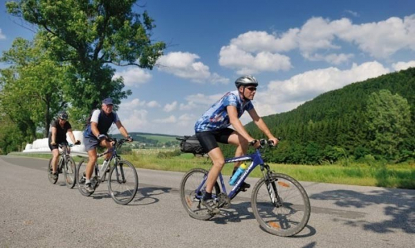 Cyklobusy Kladského pomezí ukončily svoji sezonu, letos svezly ještě více turistů