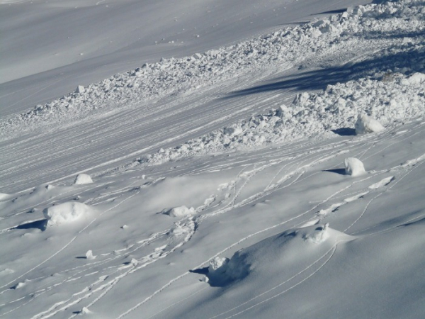 Při pádu dvou lavin v Krkonoších ze čtyř skialpinistů jeden nepřežil