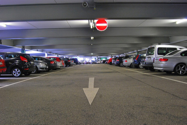 Parkování v náchodské nemocnici se výrazně zlepší